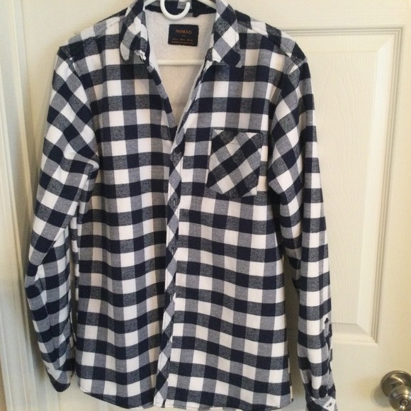 Unisex Long Sleeve Button Down Flannel, Fleece Lined Shirt, size Medium - Picture 1 of 5
